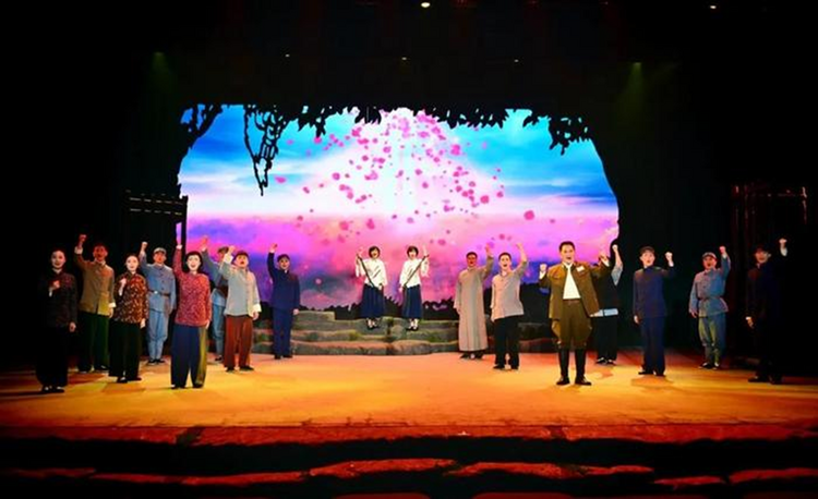 新創藝術黨課《信仰之花》在黃山市徽州區精彩開演_fororder_圖片1