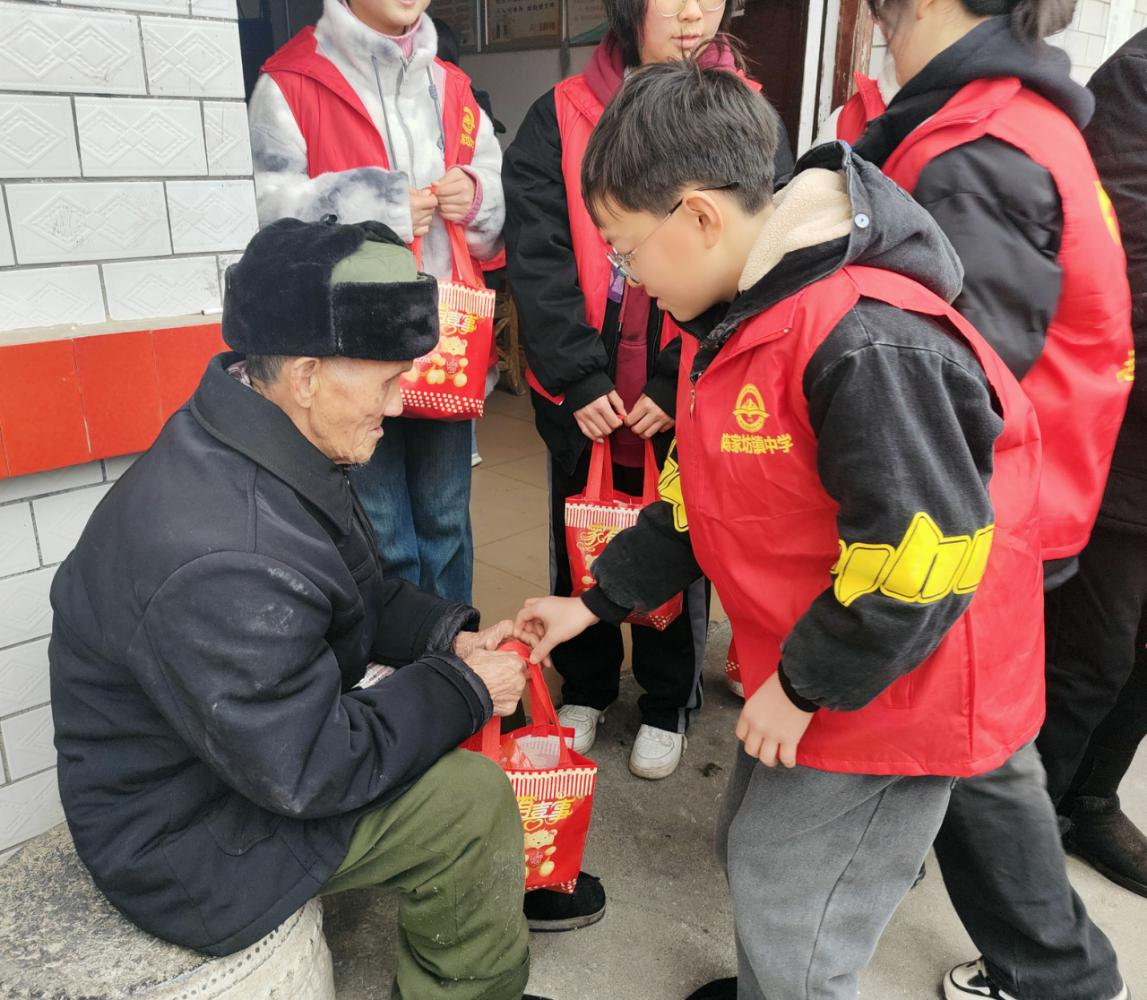 湖南新邵：追“鋒”路上志願“紅”_fororder_圖片4