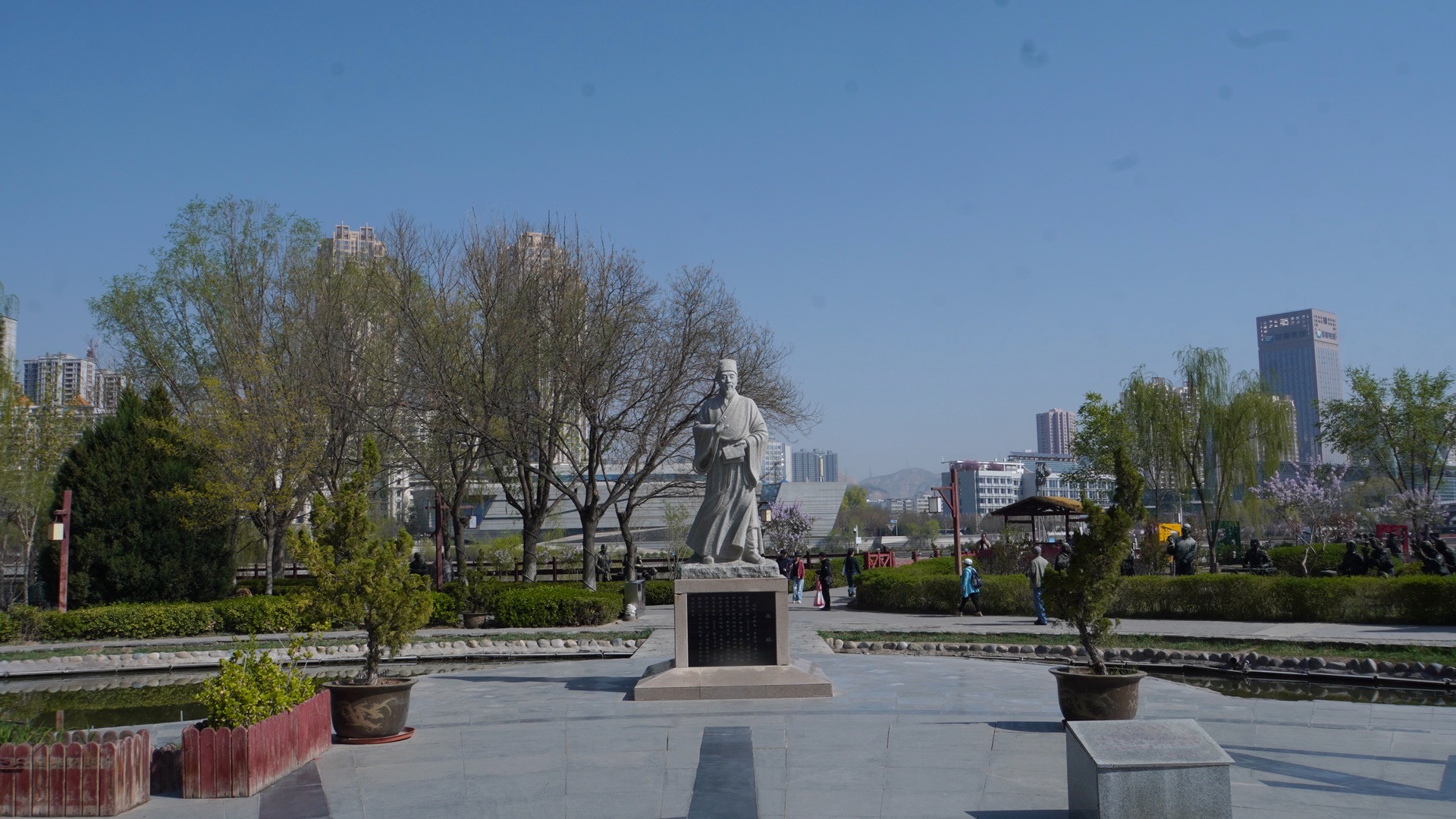 【原創】甘肅蘭州：春日水車園綠意盎然 遊人如織_fororder_67a8b2cce21e217ba38979c92328035