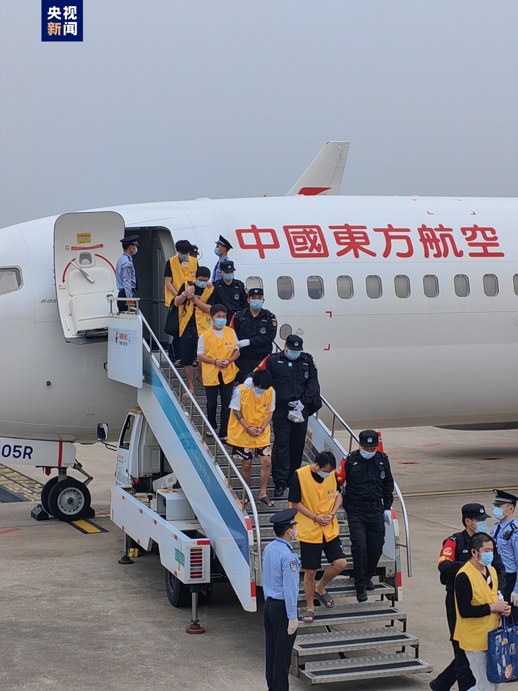 680余名中國籍涉賭詐違法犯罪嫌疑人被分批從柬埔寨押解回國