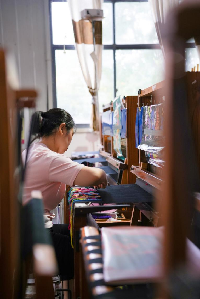 Students from Wuhan Business University Revitalize Traditional Skills_fororder_圖片3