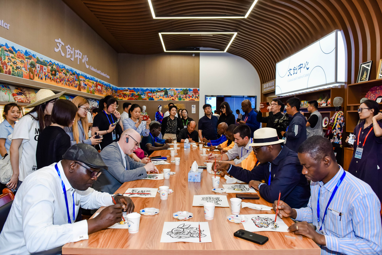 Diplomats from More Than 10 Countries Gather in Huyi in Search of Rural Revitalization_fororder_圖片8