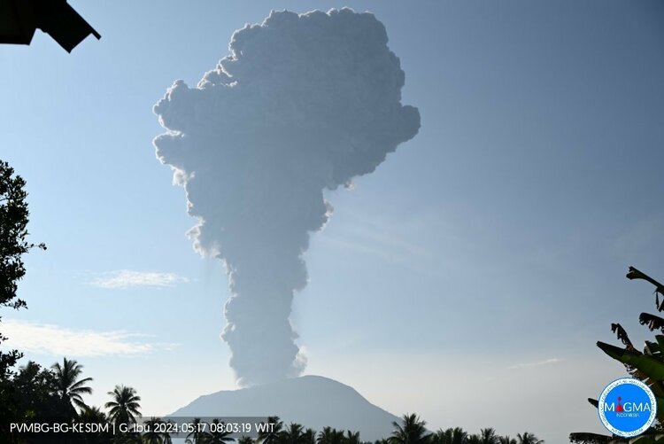 印尼伊布火山噴發 火山灰柱達4000米