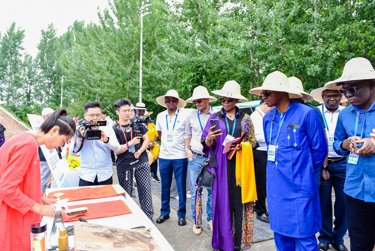 Diplomats from More Than 10 Countries Gather in Huyi in Search of Rural Revitalization_fororder_圖片2