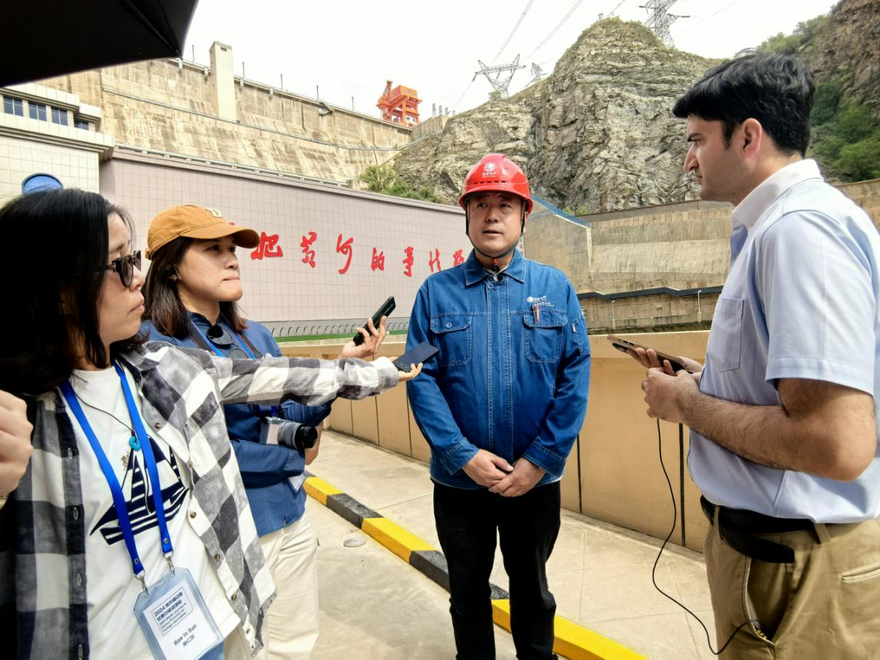 'Foreign Journalists' Visit to Gansu' – Liujiaxia Hydropower Station of State Grid Gansu Electric Power_fororder_圖片2