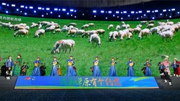 我和草原有個約定丨內蒙古打造“旅遊四地” 建設文旅強區