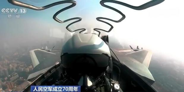 人民空軍成立70週年 | 新型武器裝備 加速空軍戰略轉型