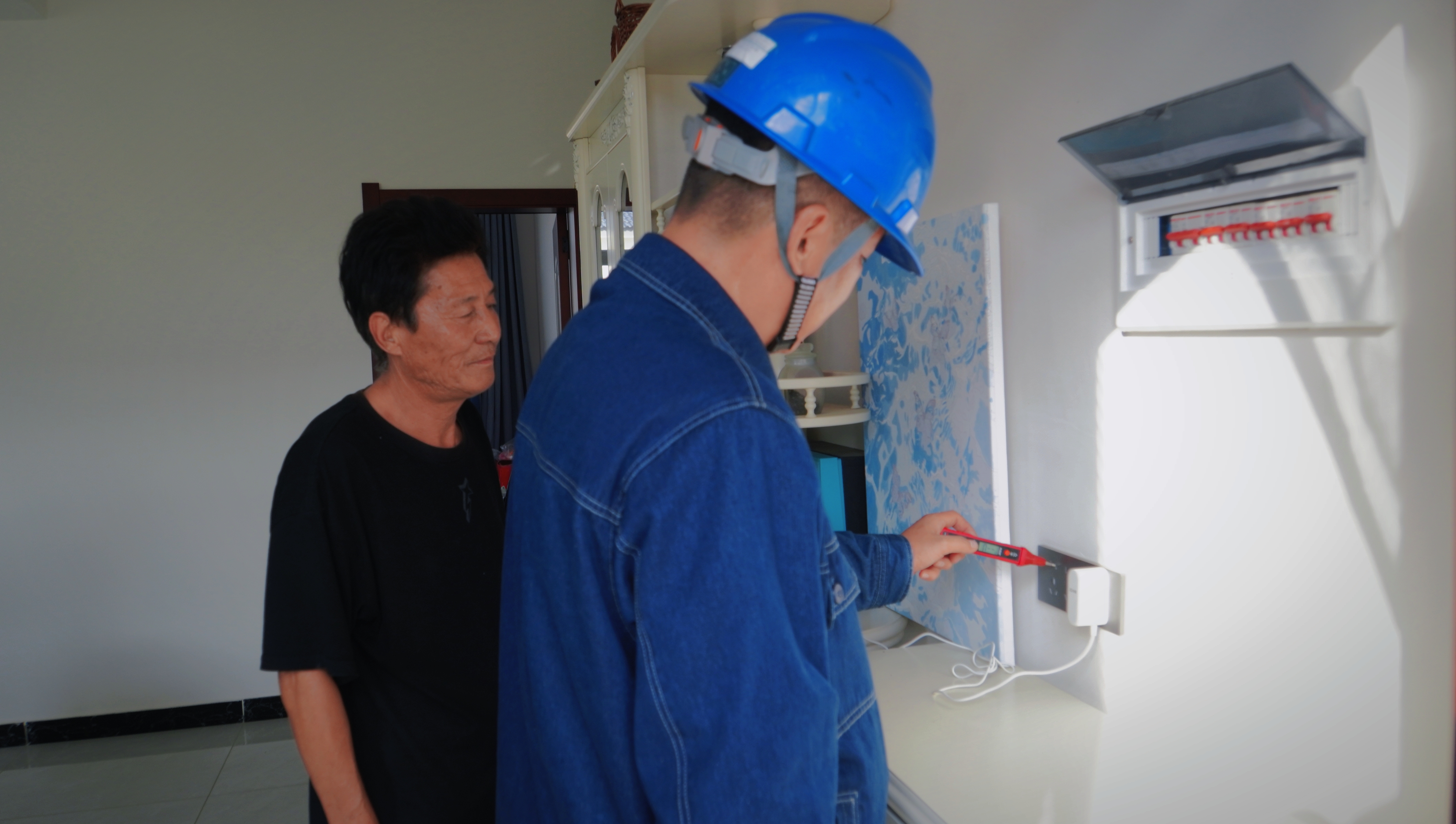 【活動急稿】【了不起的甘肅】國網慶陽供電公司肖金供電所：電網人的堅守 守護萬家燈火_fororder_1