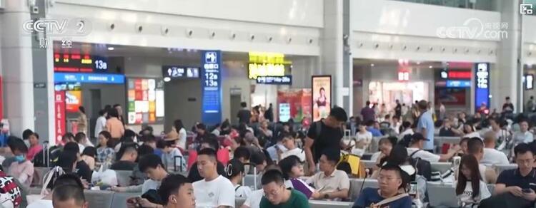 國慶假期火車票開售：熱門線路車票緊俏 縣域小眾旅遊熱度升溫
