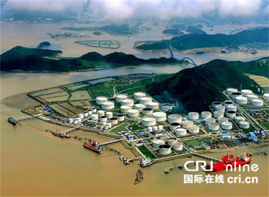 圖片默認標題_fororder_舟山港岙山石油基地航拍（應紅楓 攝）