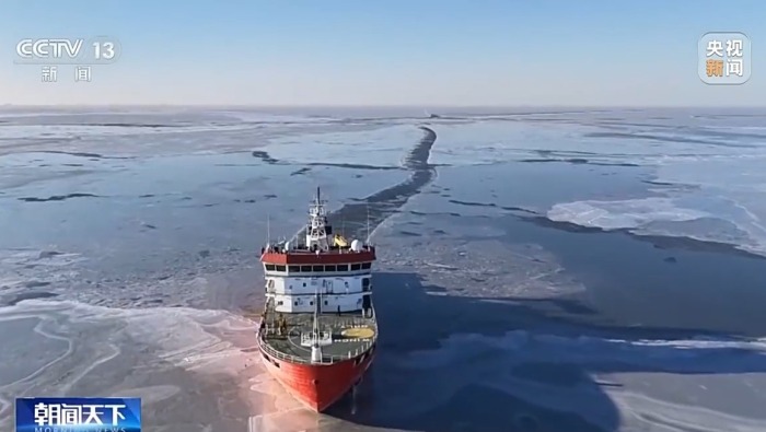 新春走基層丨-20℃的遼東灣海面上 他們追著浮冰跑