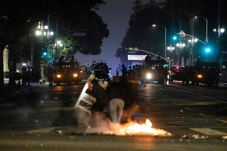 “不想發生內戰” 特朗普稱如果需要將向加州增派國民警衛隊