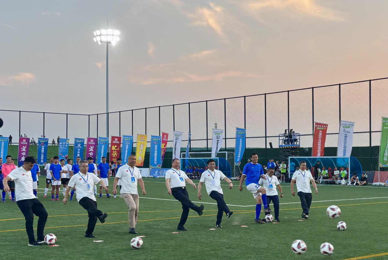 Ninghe "Village Super" Kicks Off in Tandem with Short Video Competition; International Youth Experience the Vibrant "Jincai" Rural Sports Culture of Tianjin_fororder_圖片7