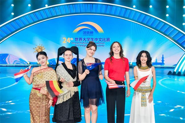 時政微觀察丨與漢學結伴 和中國同行