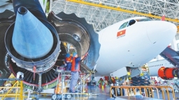 從0到2300，在自貿港修全球飛機