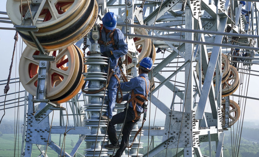Henan Power Transmission & Transformation Co., Ltd. Pushes Ahead with Grid Projects Amid Sweltering Heat_fororder_圖片12