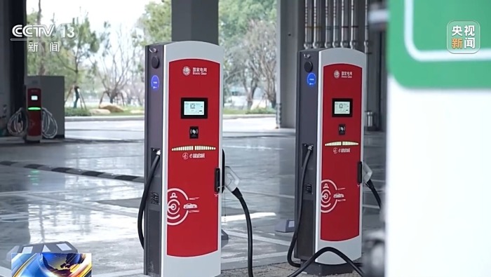 視頻丨停車充電、吃飯逛街 高速服務區變“商圈”