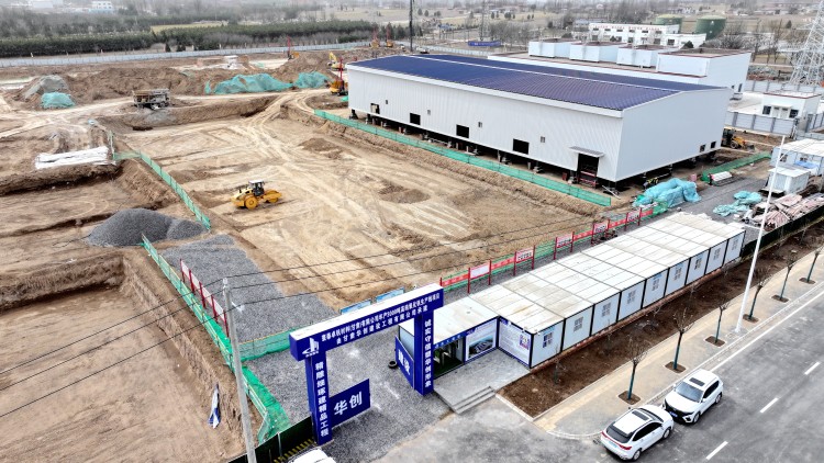慶陽：項目建設量質齊升 市屬省列項目完成投資額甘肅第一_fororder_寰泰年産2萬立方米釩電解液及3000噸高純原料生産線項目有序推進。吳躍茗.JPG