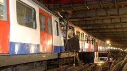英國舉行活動悼念倫敦恐襲事件遇難者 “恐怖主義仍是國家安全面臨的最大威脅”