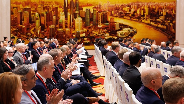 新華網國際看點｜英首相時隔8年再訪華，中英合作迎來哪些新機遇？