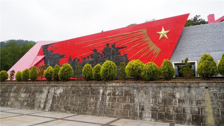 “永遠做中國人民和中華民族的主心骨”——寫在中國共産黨成立104週年之際