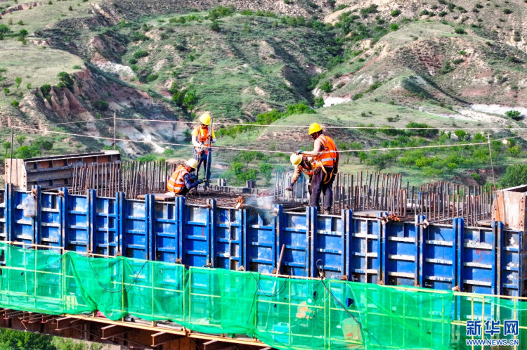 內蒙古鄂爾多斯：納龍高速公路加緊建設_fororder_10