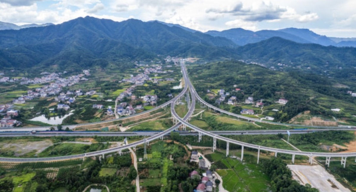 全球媒體聚焦 | 外媒：“十五五”規劃為中國未來五年發展明確方向_fororder_f3d7b0fa24484e13922a636222d490b4.1000x563