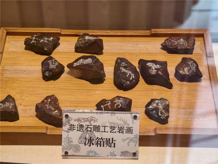 內蒙古河套文化博物院“圈粉”外地遊客_fororder_3162AC668D8B90CDEA3A71692AFB6F18