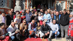 秋色漸濃好時節 外國遊客參觀天津瓷房子博物館