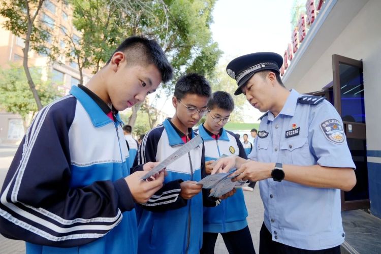 山丹公安：多維發力精準施策 織牢校園安全“防護盾”_fororder_微信圖片_2025-10-20_112301_661