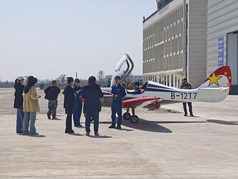 산둥 치샤: 화창한 4월, 300m 저공에서 구름과 함께하는 꽃구경_fororder_圖片1