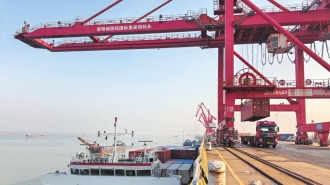 岳陽新港集裝箱吞吐量迎“開門紅” 單日吞吐量創近兩年新高