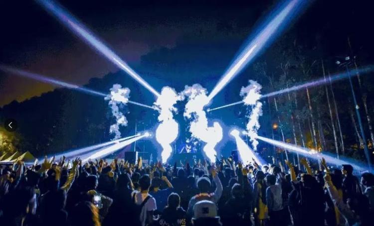 “湘超”遇上音樂節 湘西推出系列文旅活動迎“雙節”_fororder_2025093012192899137