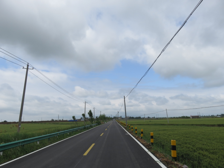 蚌埠市五河縣：鋪築嶄新柏油路 助力午收農忙交通出行_fororder_柏油路