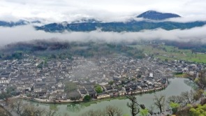 煙雨宏村醉遊人