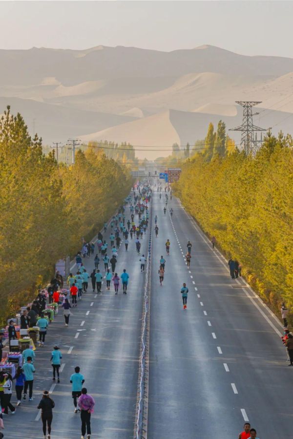 2025敦煌半程馬拉松圓滿落幕