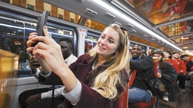 各國青年代表沉浸式體驗山水洲城