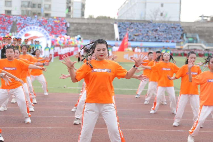 天水市秦安縣第四屆中小學生運動會開幕_fororder_表演.JPG