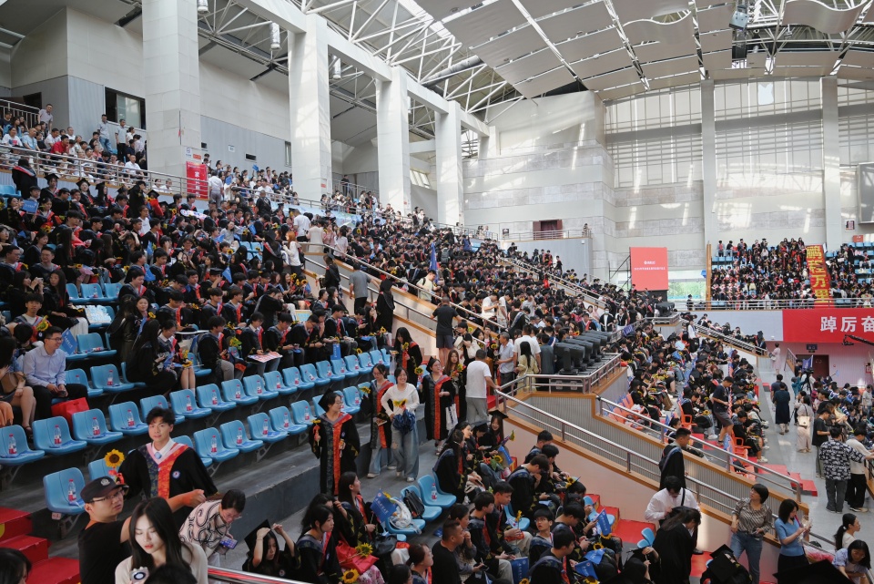安徽財經大學舉辦2025屆畢業生畢業典禮暨學位授予儀式_fororder_DSC_5302.JPG