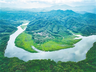 一河潤苗鄉 兩岸生風華