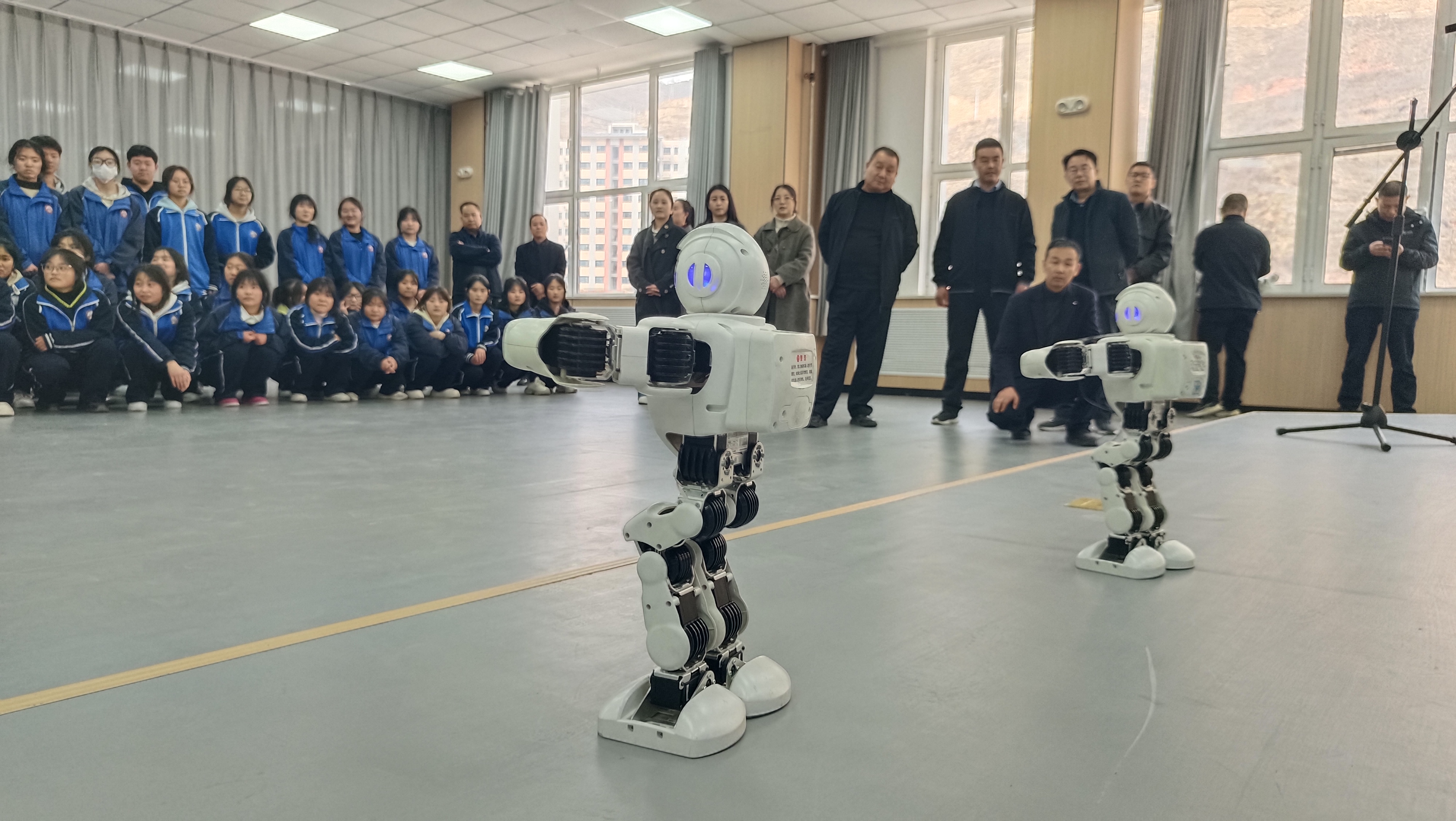 中國流動科技館巡展走進隴南宕昌_fororder_微信圖片_20250402114149