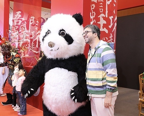 全球媒體聚焦丨英媒：中國正致力於打造全球領先的留學目的地