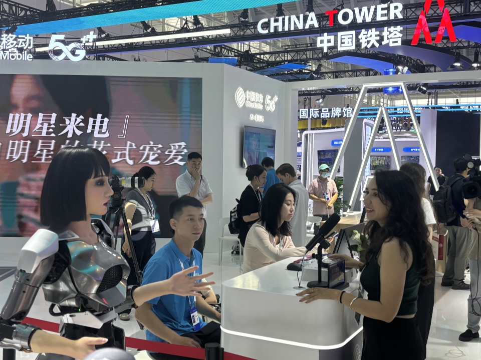 洋主播探訪智博會（四）各懷絕技的AI機器人太厲害了
