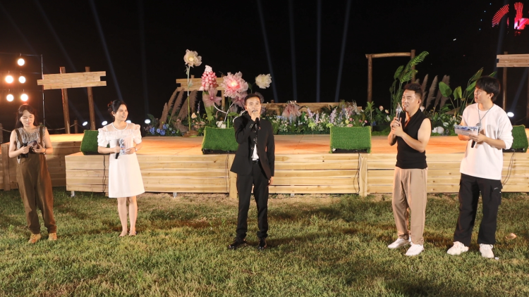 山水為幕歌為媒 湖南“崀山聲遊記”草坪音樂會燃動夏夜_fororder_圖片1