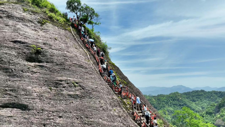 多元文旅體驗“五一”引爆湖南崀山文旅熱_fororder_7