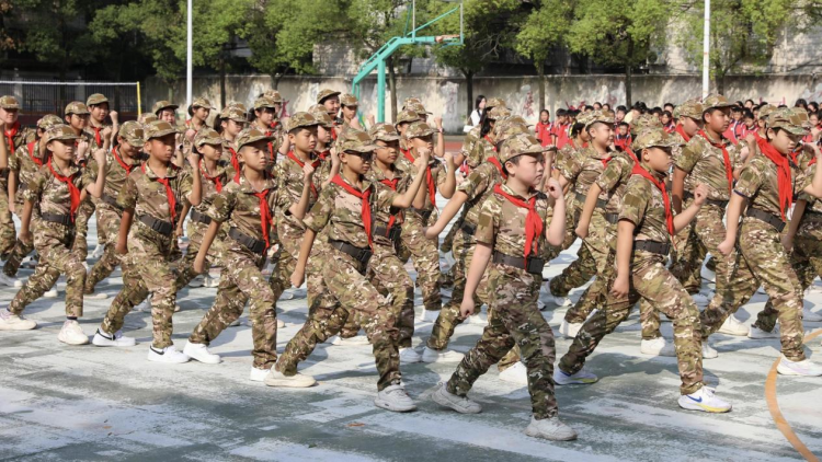 點燃愛國強軍火種 湖南衡陽縣開展國防教育進校園宣講活動_fororder_1