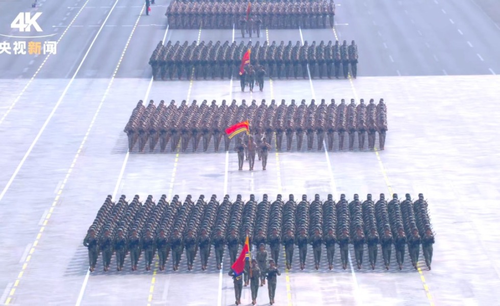 4K看閱兵丨中國排面！新型軍兵種和武警部隊方隊首次擎旗亮相_fororder_40ad990abfd24f85a31e97b8c8fe85ba.2560x1440.960x2147483647