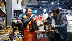 山丹：三維發力激活新春消費“引擎”