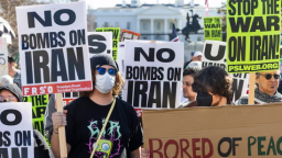 全球多地舉行示威活動 抗議美以軍事打擊伊朗