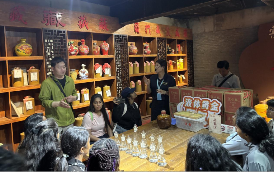 International Youth Visit Ninghe: Tasting Baijiu, Experiencing Tradition, and Writing a New Chapter in Calligraphy_fororder_圖片9